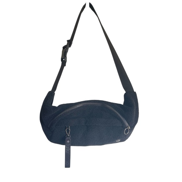 Lululemon On the Beat Belt Bag Sherpa 5L Black NWOT - Picture 3 of 15